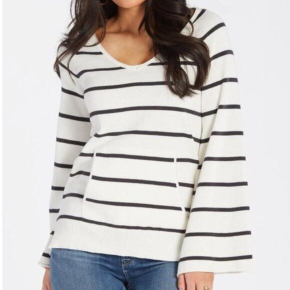 Chaser Stripe V Neck Bell Sleeve Black and White Cotton Pullover Sweater Size M - Picture 11 of 12